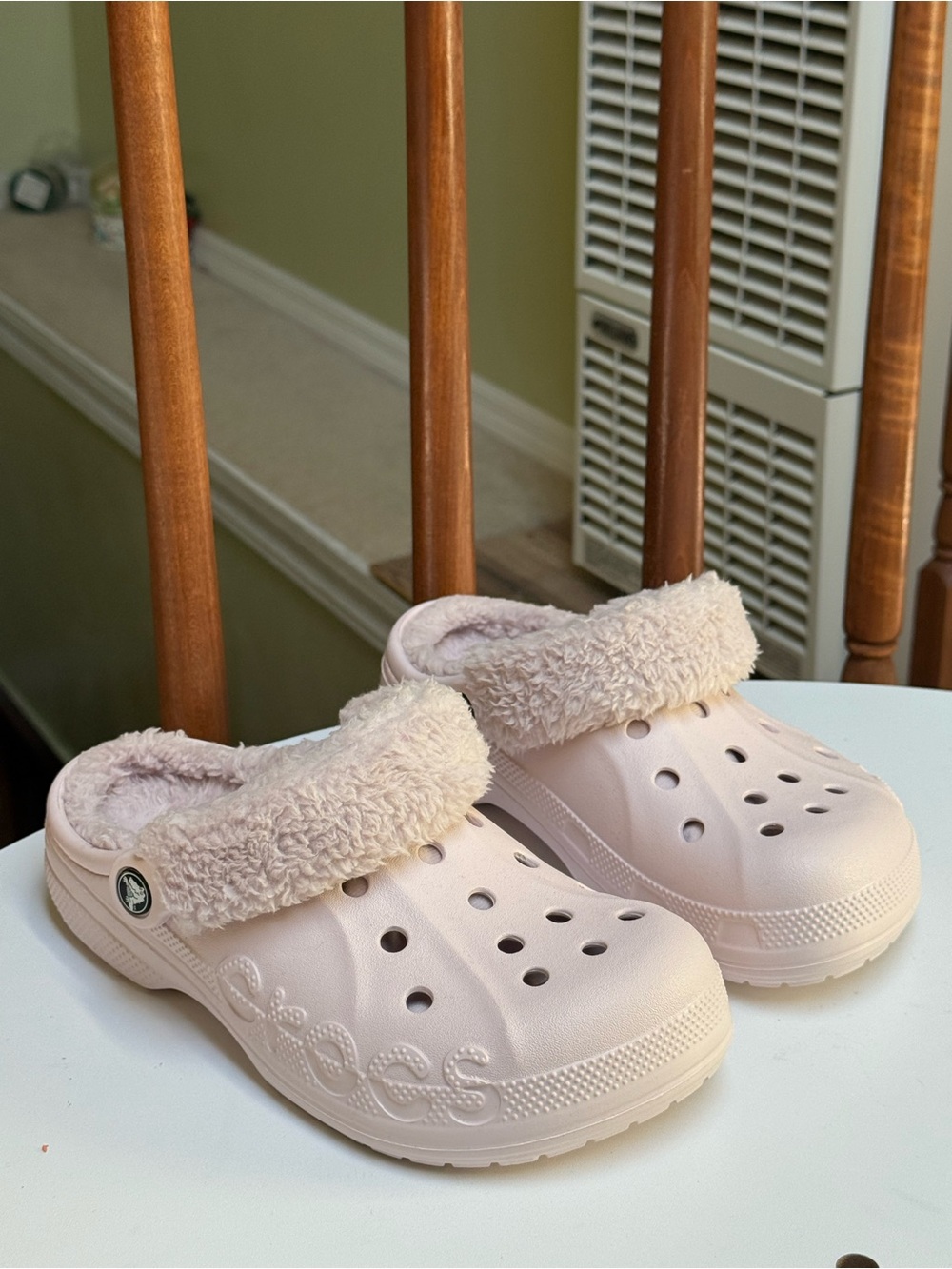 CROCS Baya Lined Women's Fuzz Strap Clogs size 8 H41N13